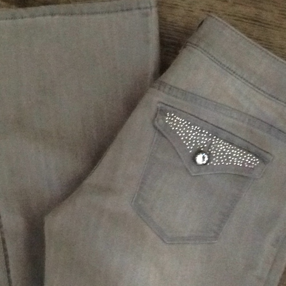 CHICO'S PLATINUM DENIM JEANS